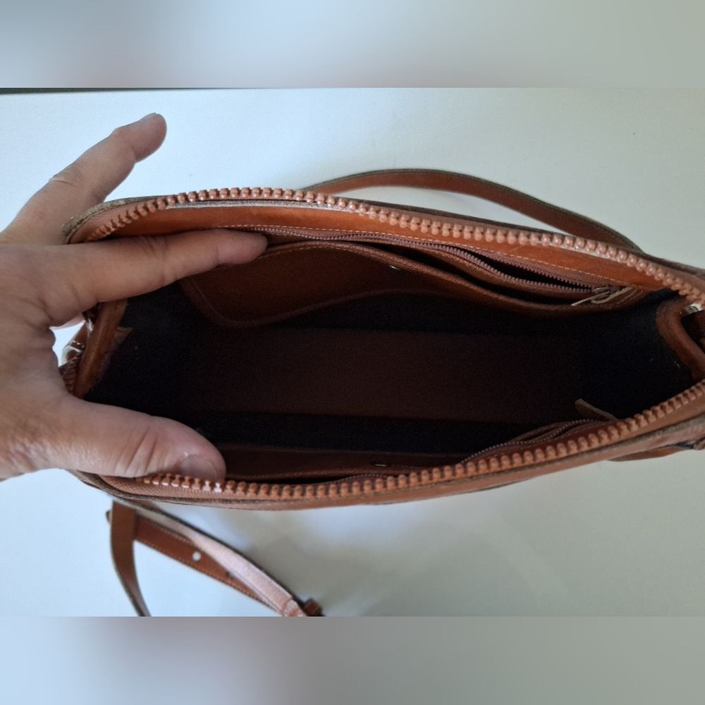 Vintage Dooney & Bourke Black and Brown Leather Shoulder Bag Crossbody - Picture 5 of 9